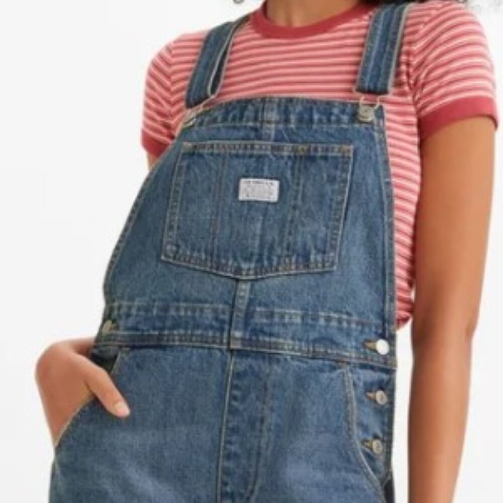 Levi's